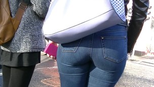 Plainly redhead with squeal ass in taut jeans